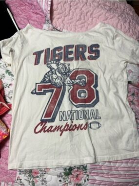 Hollister White Kids Tee with Red & Navy Tigers 78 Graphic